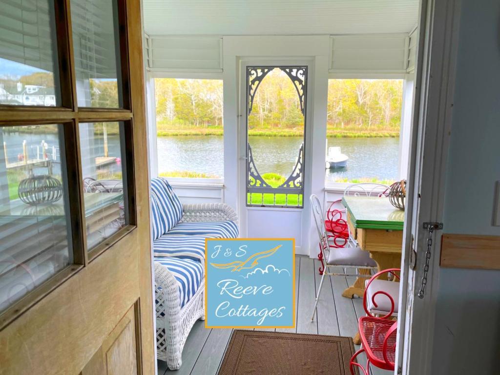 Premier Waterfront Cottage 2 Riverhead Exterior photo
